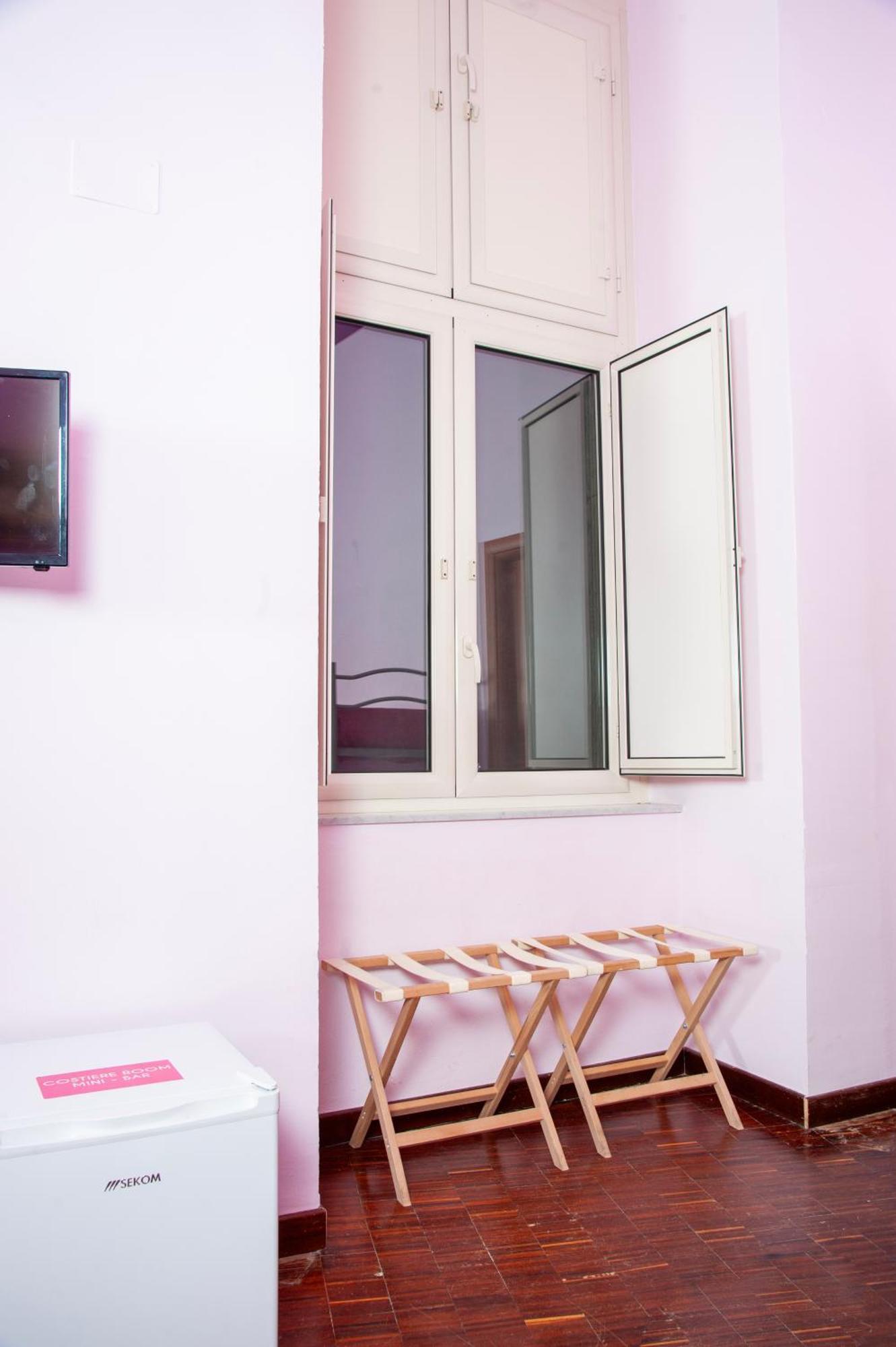Palazzo Carafa Della Spina Room And Apartment Nápoles Exterior foto