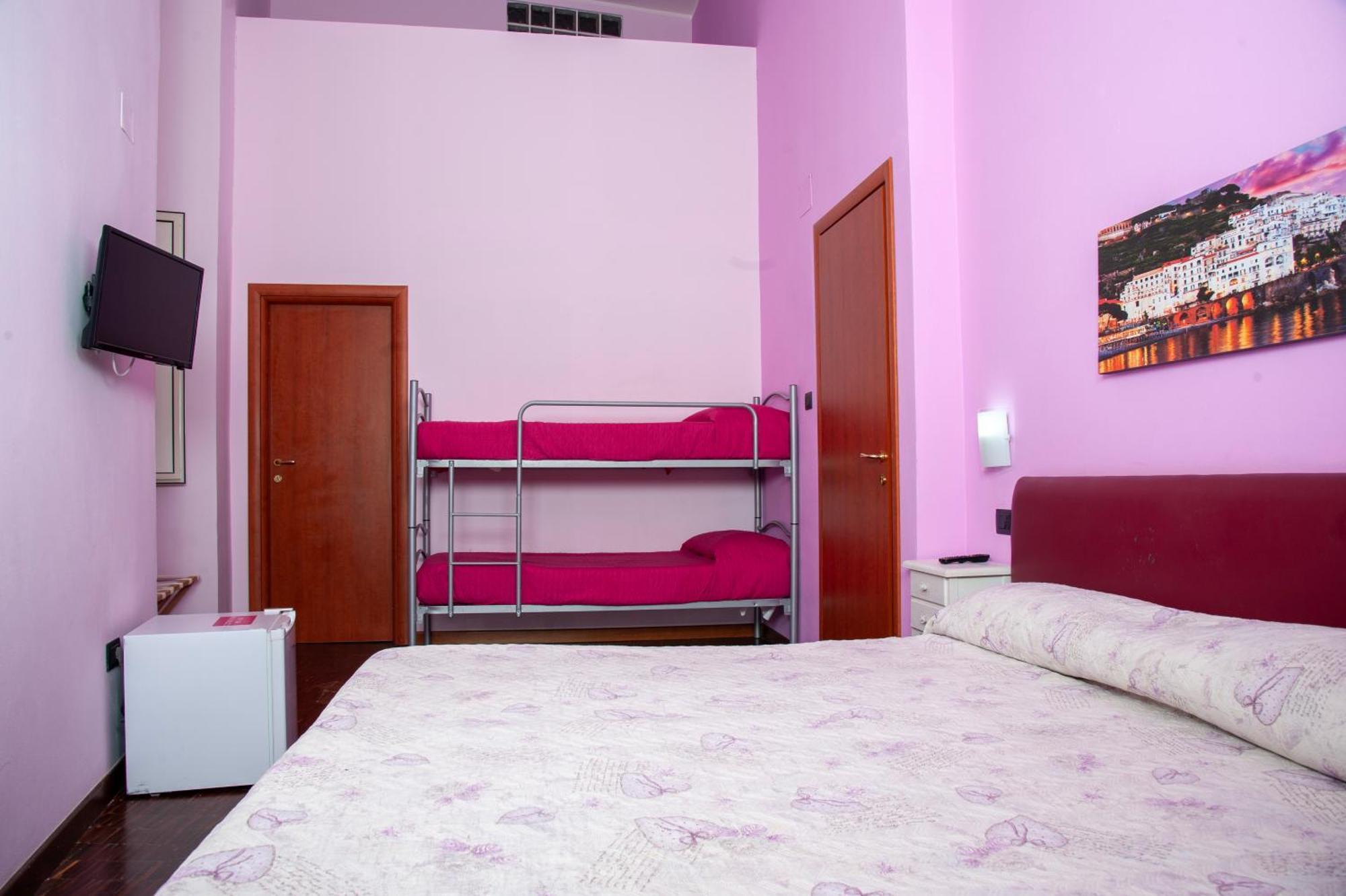 Palazzo Carafa Della Spina Room And Apartment Nápoles Exterior foto