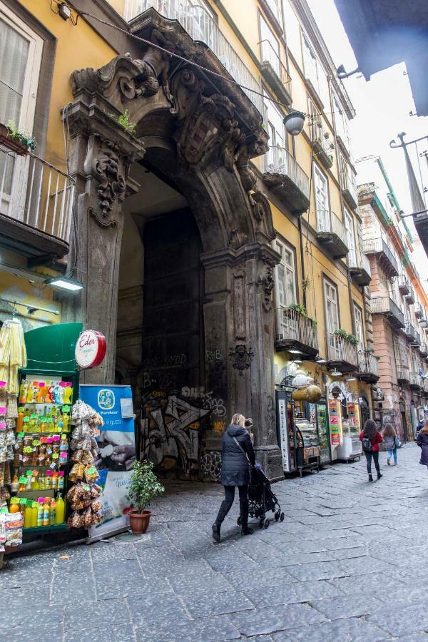 Palazzo Carafa Della Spina Room And Apartment Nápoles Exterior foto